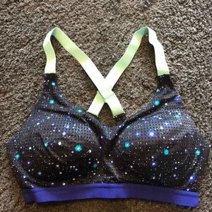 Women’s sports bra size 34D